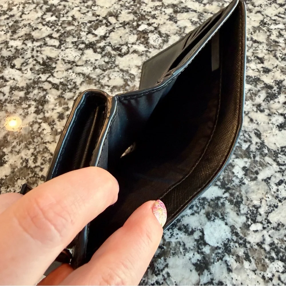 Coach Black Crossgrain Leather Medium Corner Zip Wallet
